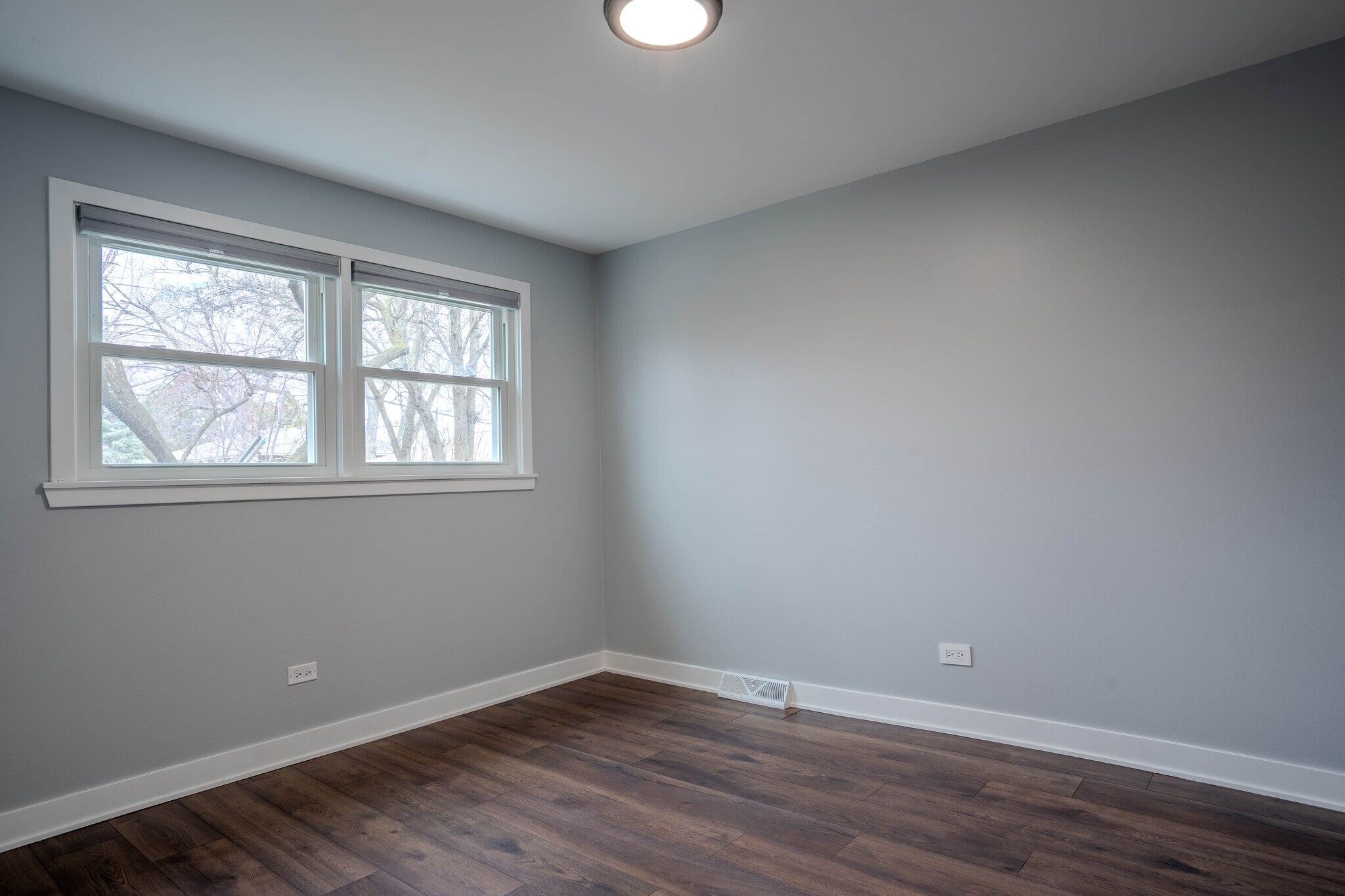 Building Photo - 620 57th St