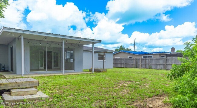 Building Photo - 2285 Dolphin Rd