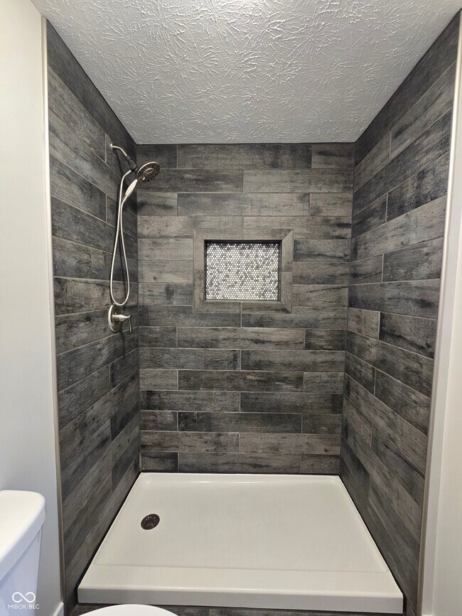 Building Photo - 2115 Dawnshire Dr