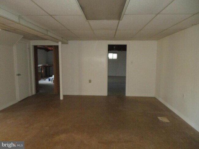 Building Photo - 26 Lakeside Dr