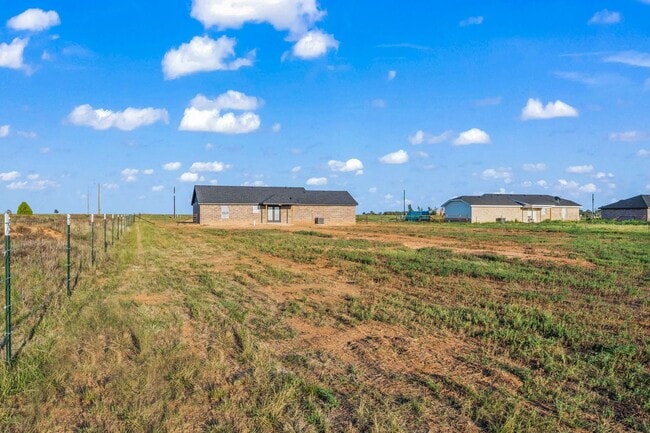 Building Photo - Country Living In Roosevelt ISD!