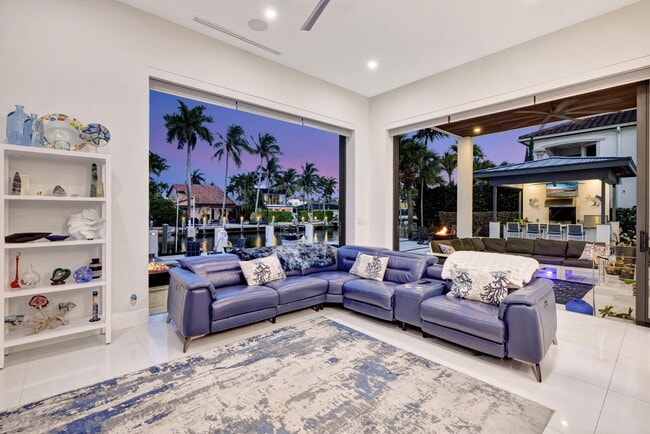 Building Photo - 334 Isle of Capri Dr