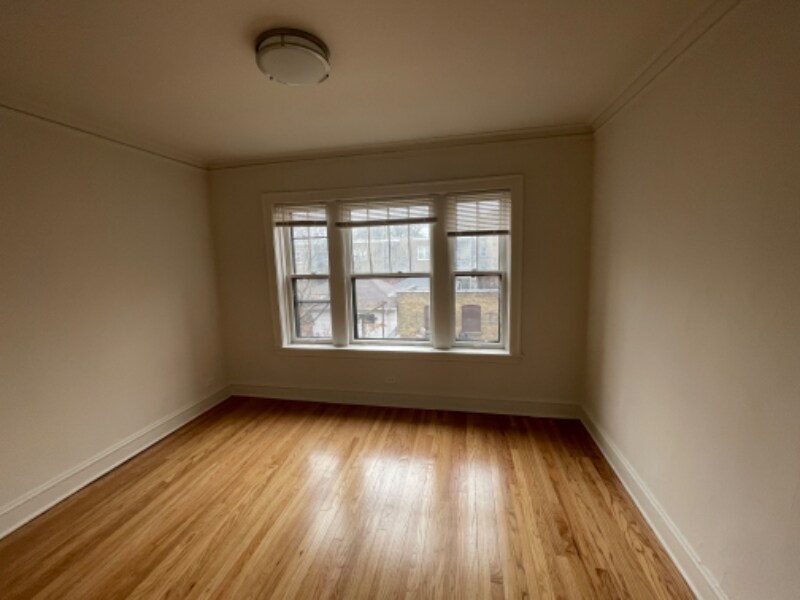 Building Photo - 7252 N Hamilton Ave