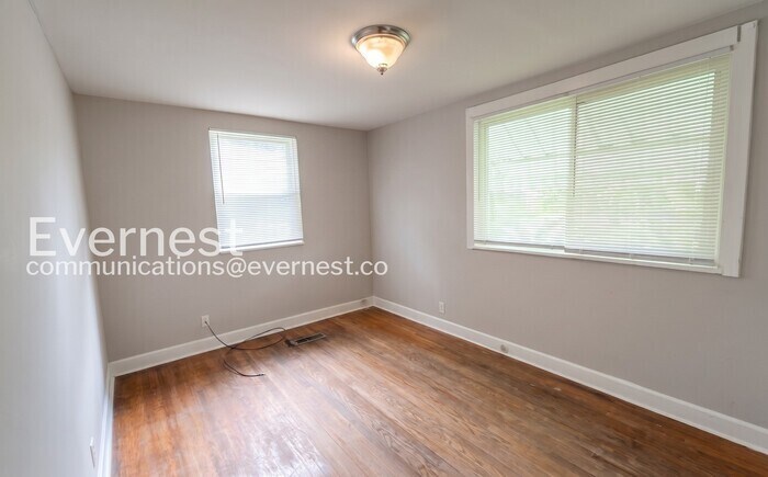 Building Photo - 8504 3rd Ave N