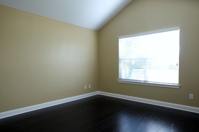 Building Photo - 3003 Allister St