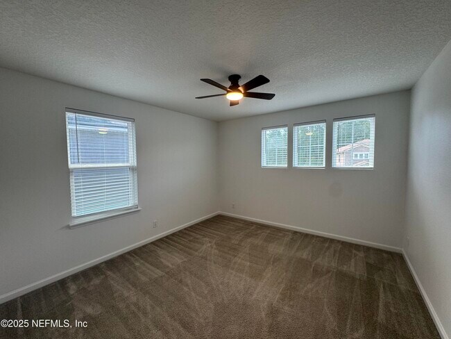 Building Photo - 3078 Alpin Dr