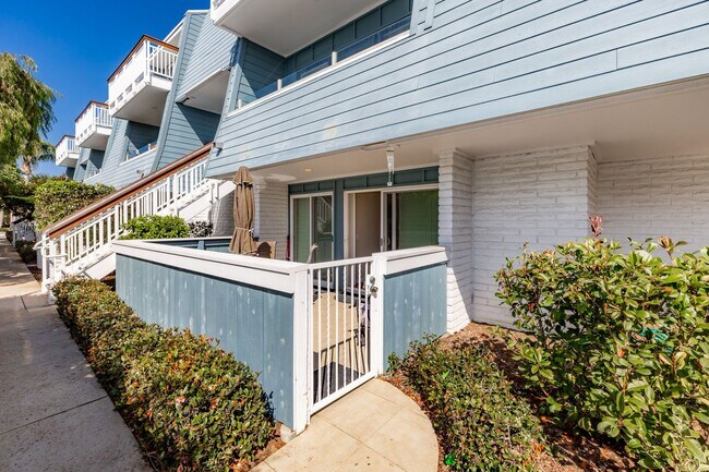 Building Photo - Single Level Condo on the Bay