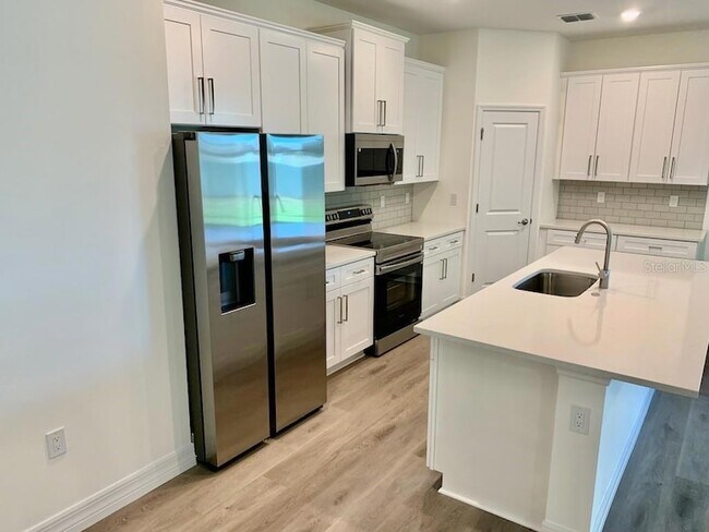 Building Photo - 21475 Seaton Ave