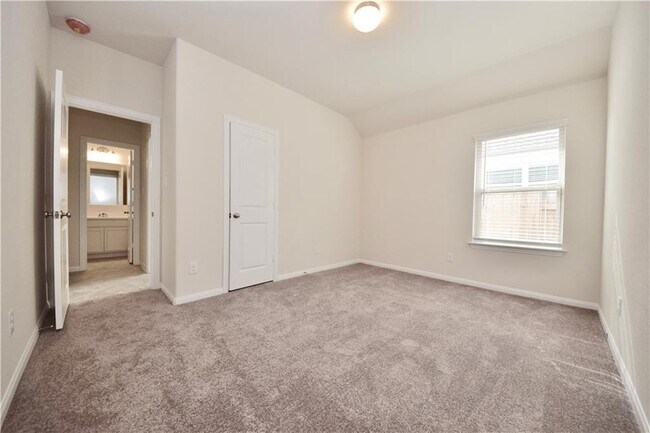 Building Photo - 1250 Chad Dr