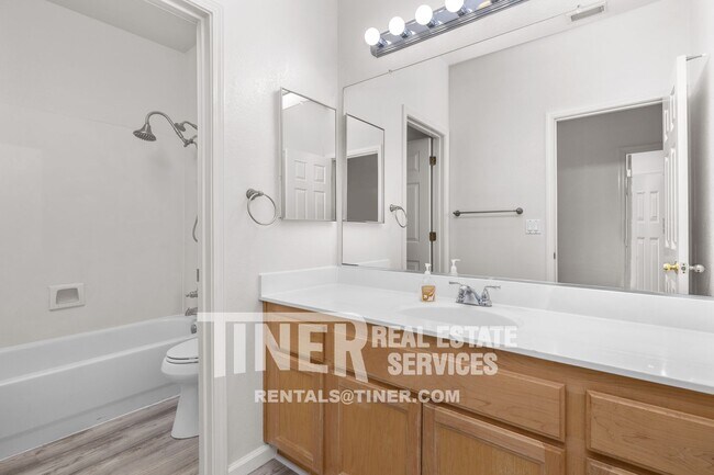 Building Photo - 51 Tulip Tree Cir