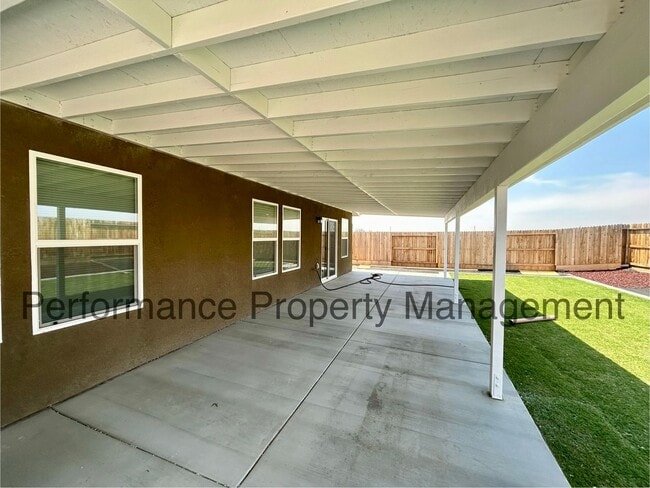 Building Photo - Newer 4 Bed/2 Bath Home w/ Solar, RBP & Se...
