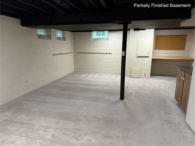 Building Photo - Newly Renovated - Spacious 4 Bedroom - 2 B...