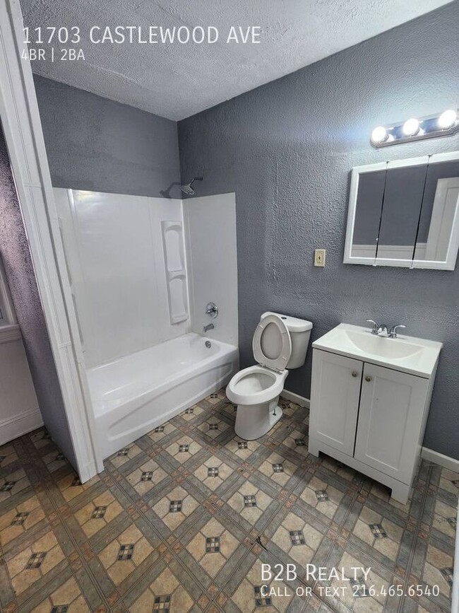 Building Photo - 11703 Castlewood Ave