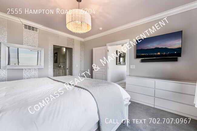 Building Photo - 2555 Hampton Rd