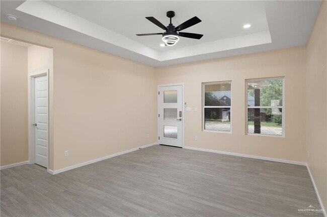 Building Photo - 832 N Kika De La Garza Blvd