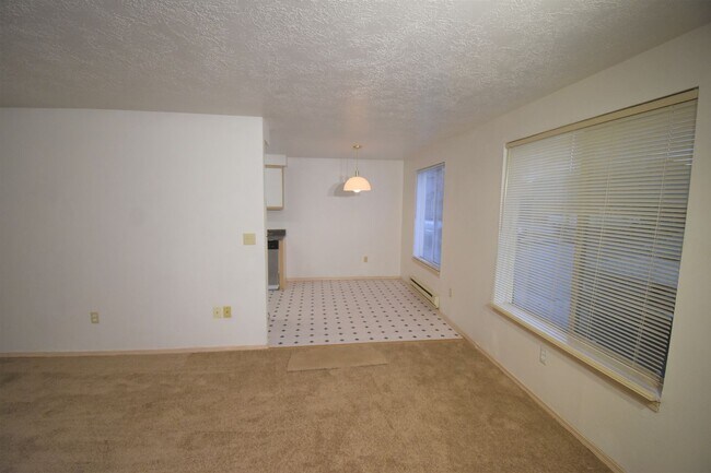 Building Photo - 3-Bedroom, 1-Bathroom Apartment in the Hea...