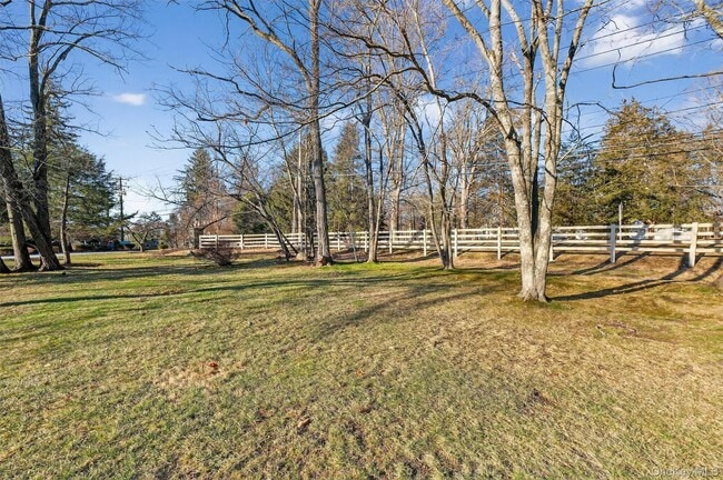 Building Photo - 1306 Nutmeg Dr