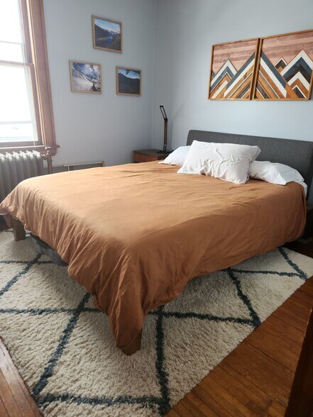 Building Photo - 482 Michigan St