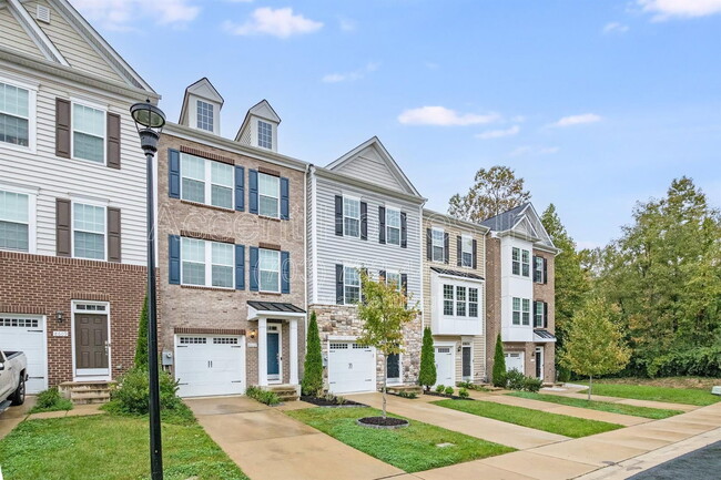 Building Photo - 8605 Sweet Rose Ct