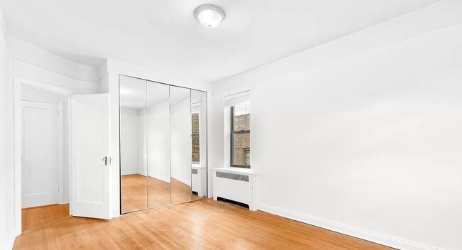 Building Photo - 30-83 Crescent St