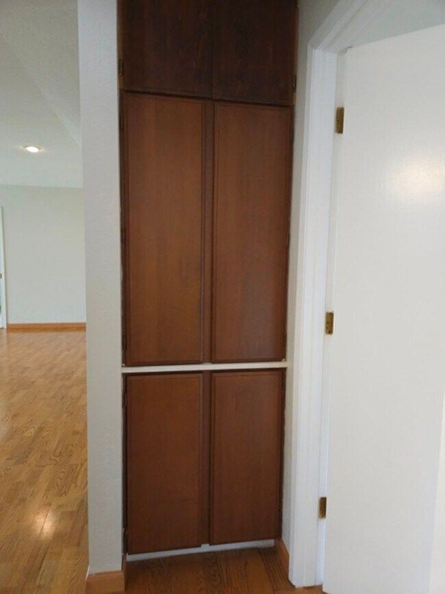 Building Photo - 2Bd/2Ba Single Story Home - Available to View!