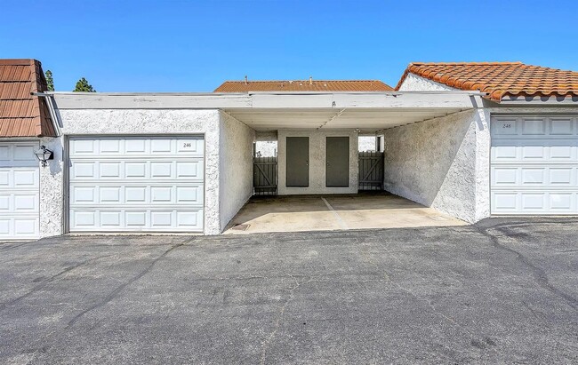 Building Photo - 246 Green Heath Pl