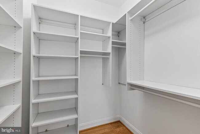 Building Photo - 2111 Ganton Green