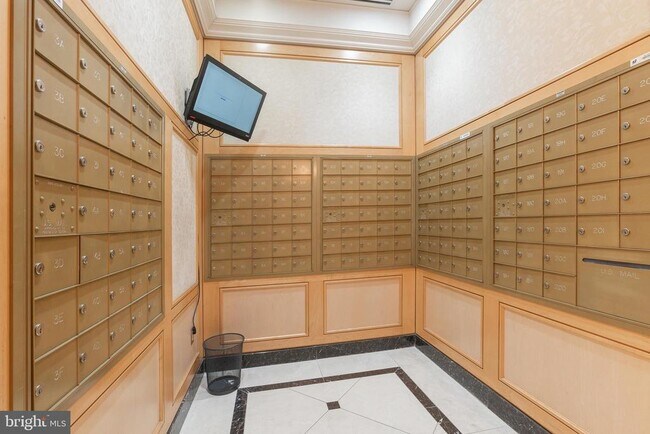 Building Photo - 1500 Chestnut St