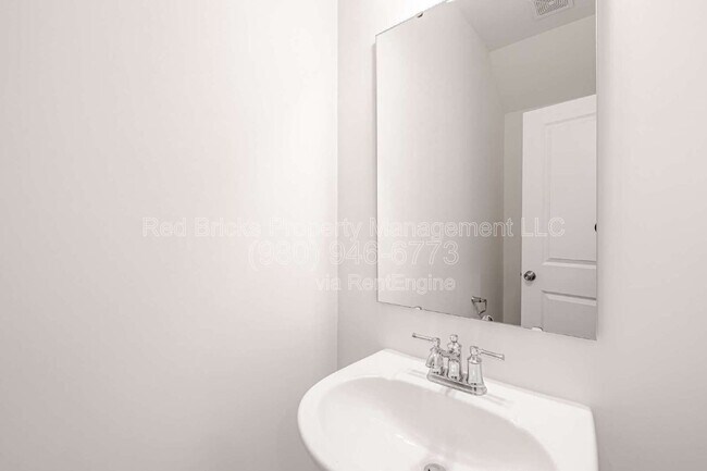 Building Photo - 240 Harpers Run Ln