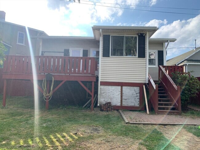 Building Photo - 314 Plantation St