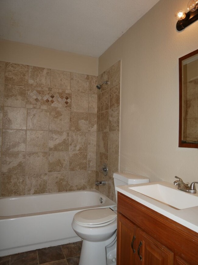 Building Photo - 1511 N 39th-