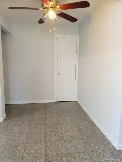 Building Photo - 20-30-30 146th St