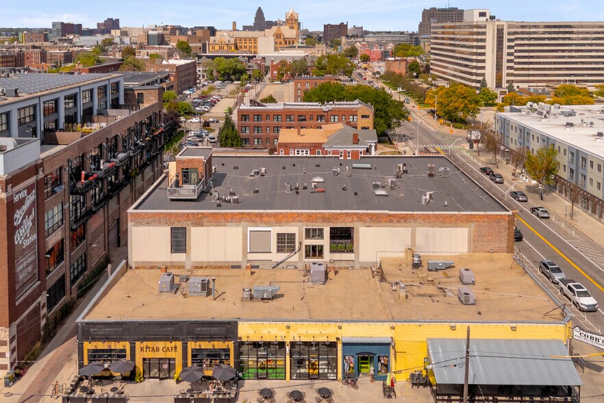 Building Photo - 438 Selden St