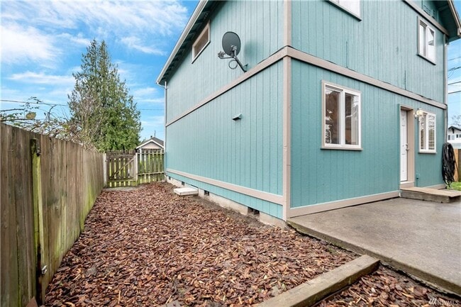 Building Photo - 3bd/2.5ba House in Tacoma