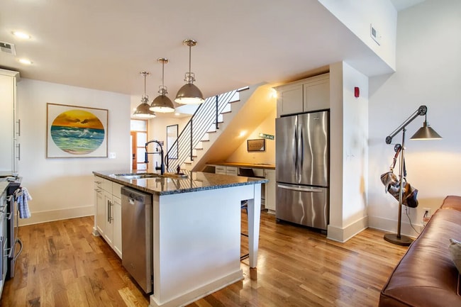 Building Photo - 205 Mews Way