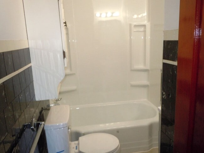 Building Photo - Two Bedroom Home with Washer/Dryer Hookups in Full Basement!