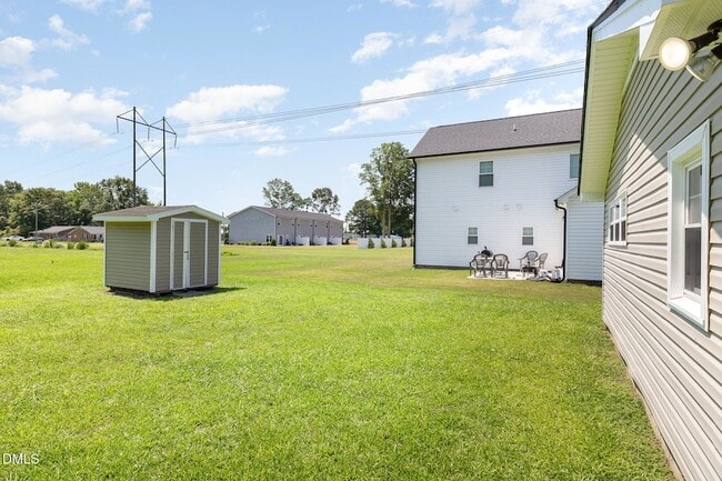 Building Photo - 409 S Center St