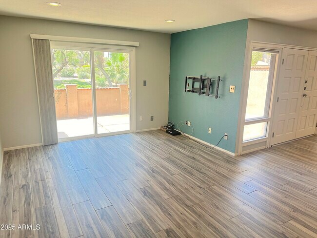 Building Photo - 7921 E San Miguel Ave