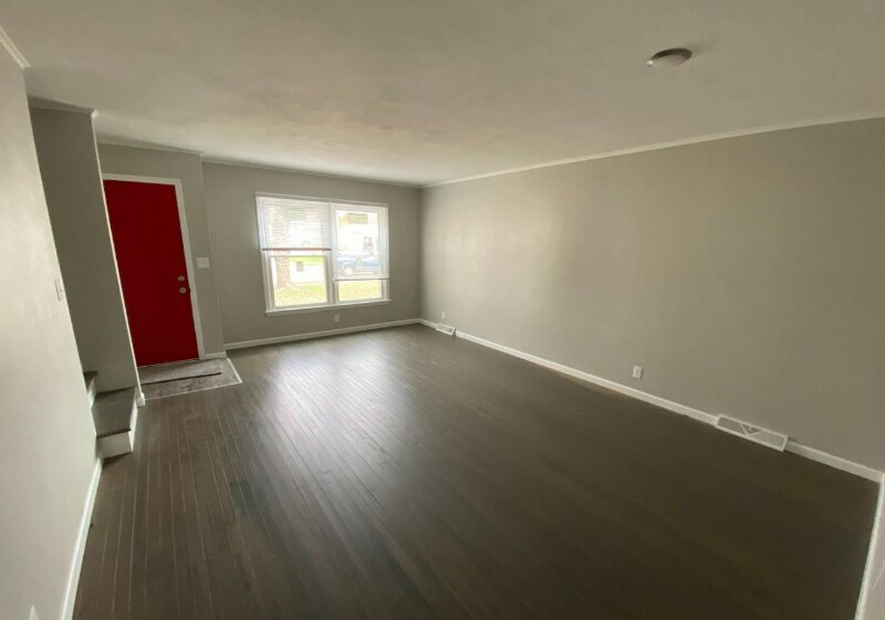 Building Photo - 121 E 35th St