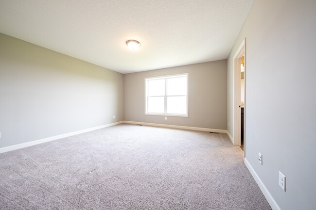 Building Photo - 15742 Everglade Ave