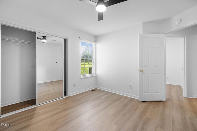 Building Photo - 409 Vista Springs Cir