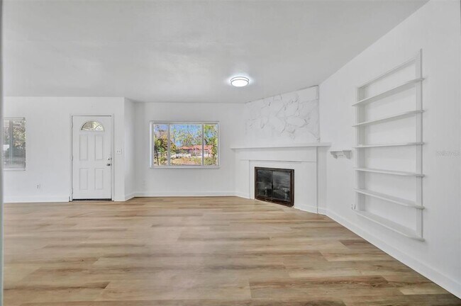 Building Photo - 6348 7th Ave N