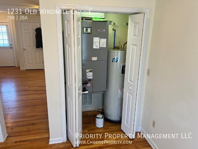 Building Photo - 1231 Old Windmill Cir