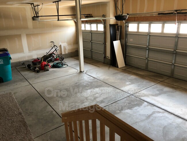 Building Photo - 242 Saratoga Dr