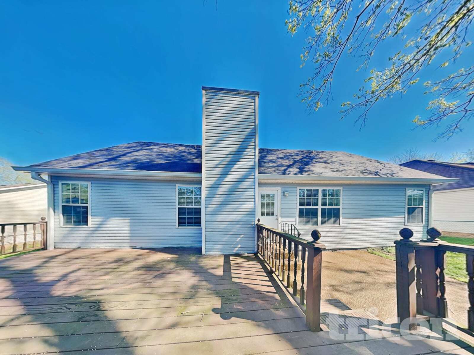 Building Photo - 1800 University Dr