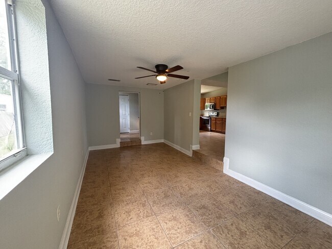 Building Photo - 10615 Biscayne Blvd