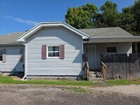 Building Photo - 1032 N Elmer St