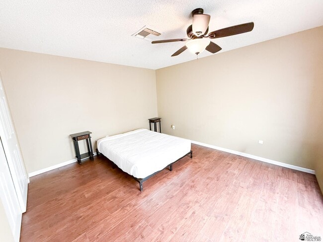 Building Photo - 1465 E Laguna Pl