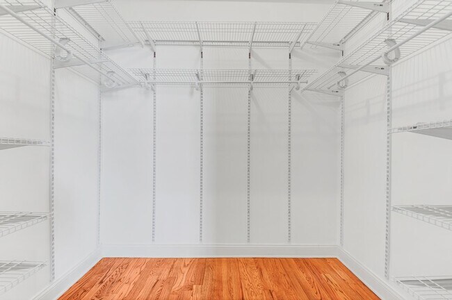 Building Photo - 3355 N Clark St
