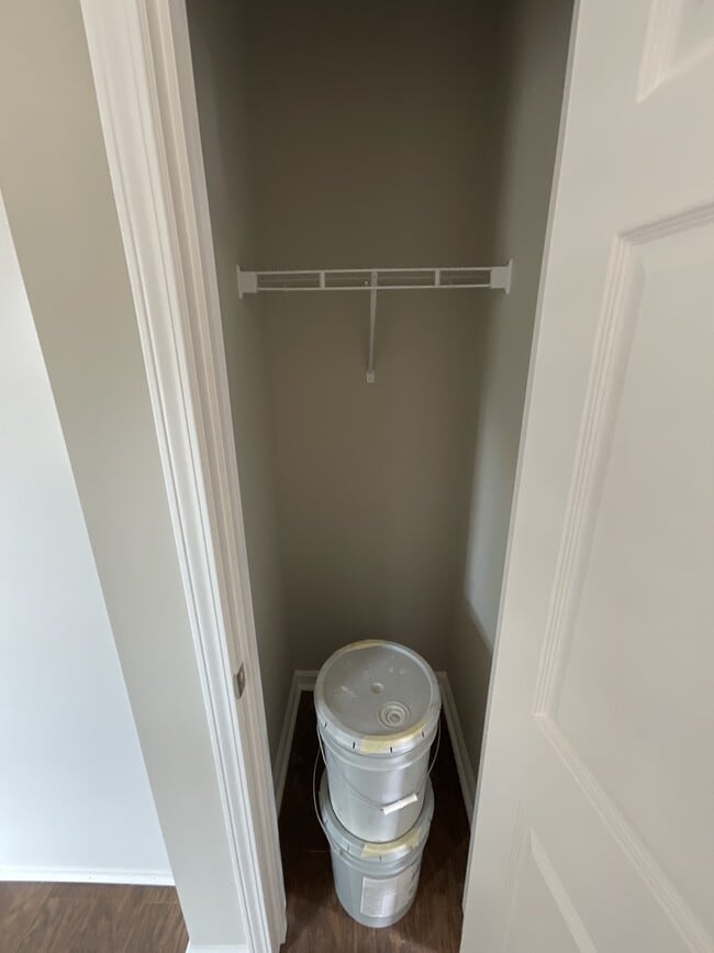 Building Photo - 1015 W C St